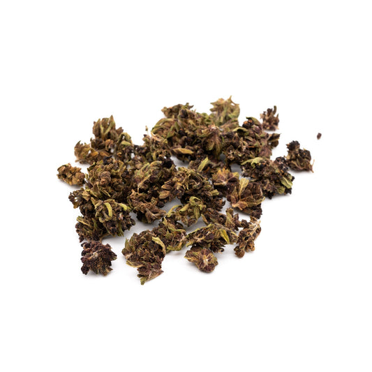 Dried crumpled brown and green tea leaves for Gorilla Glue CBD Flower Small Nugs Wholesale